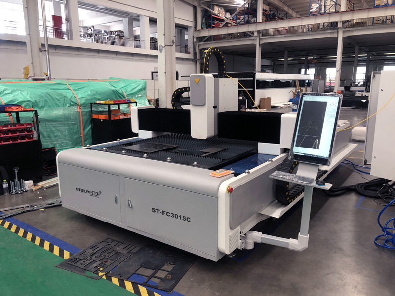 ST-FC3015C 工業(yè)鈑金激光切割機 ST-FC3015C 工業(yè)鈑金激光切割機