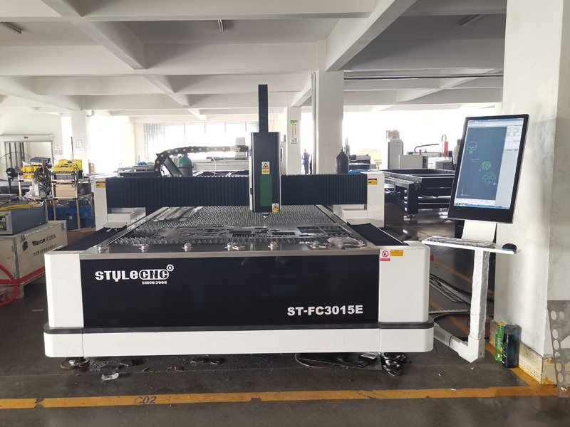 ST-FC3015E 經(jīng)濟實惠的光纖激光切割機 ST-FC3015E 經(jīng)濟實惠的光纖激光切割機