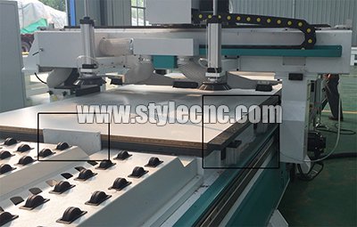 定制家具數控雕刻機的材料對齊裝置 定制家具數控雕刻機的材料對齊裝置