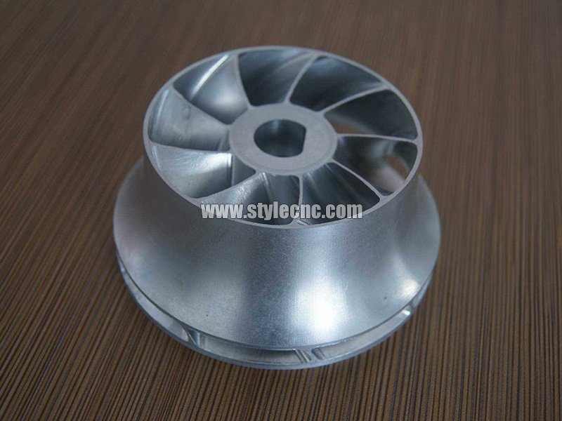 用于制造封閉葉輪的小型五軸數控機床