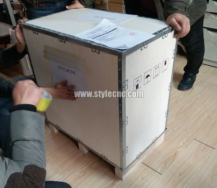 膠合板包裝 20W MOPA光纖激光打標(biāo)機(jī) 膠合板包裝 20W MOPA光纖激光打標(biāo)機(jī)