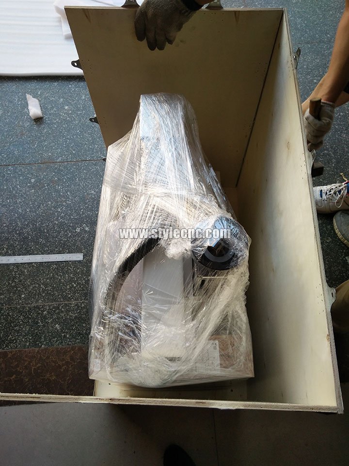 20W MOPA光纖激光打標(biāo)機(jī)發(fā)往美國(guó) 20W MOPA光纖激光打標(biāo)機(jī)發(fā)往美國(guó)