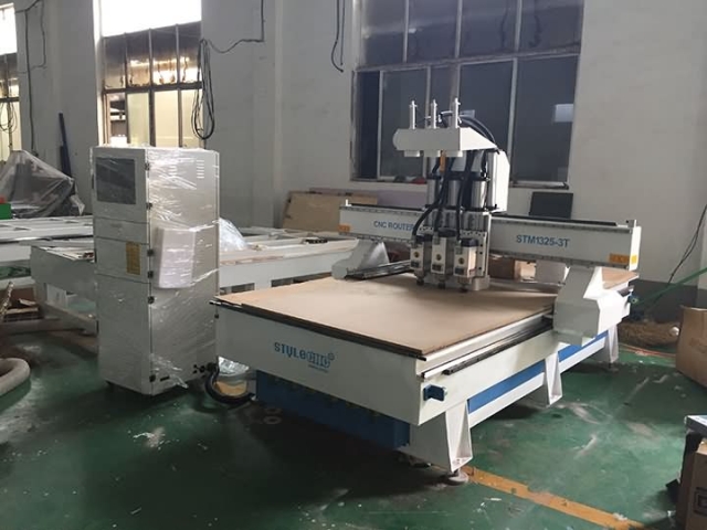 摩洛哥三頭數控銑床