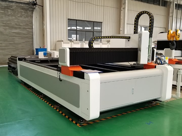 1000W 科威特的帶交換臺的光纖激光切割機