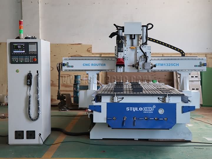 自動換刀數控雕刻機 自動換刀數控雕刻機