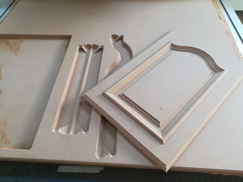 如何使用數(shù)控雕刻機制作實木門? 如何使用數(shù)控雕刻機制作實木門?