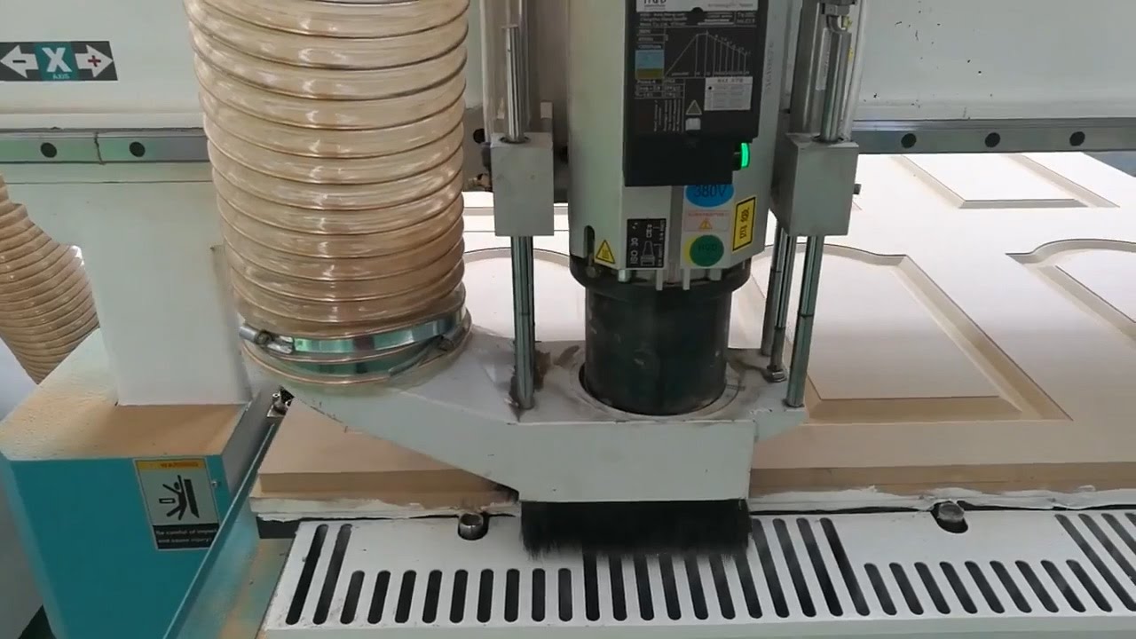 用于櫥柜門制造的自動換刀數(shù)控雕刻刻機,帶換刀裝置 用于櫥柜門制造的自動換刀數(shù)控雕刻刻機,帶換刀裝置